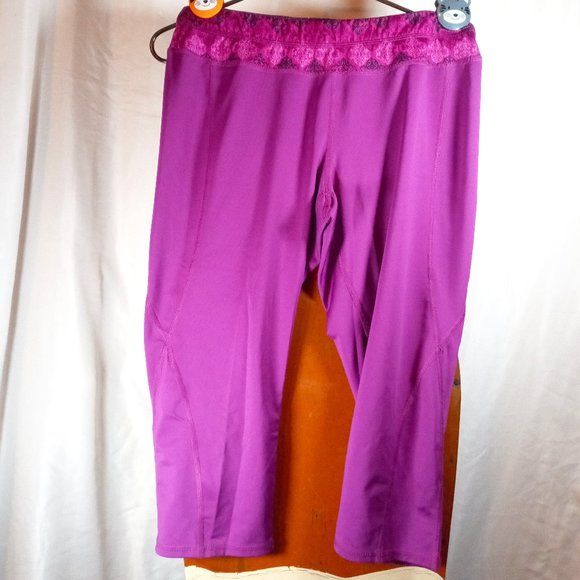Kohls | Pants u0026 Jumpsuits | Kohls Womens Capris Size Medium | Poshmark